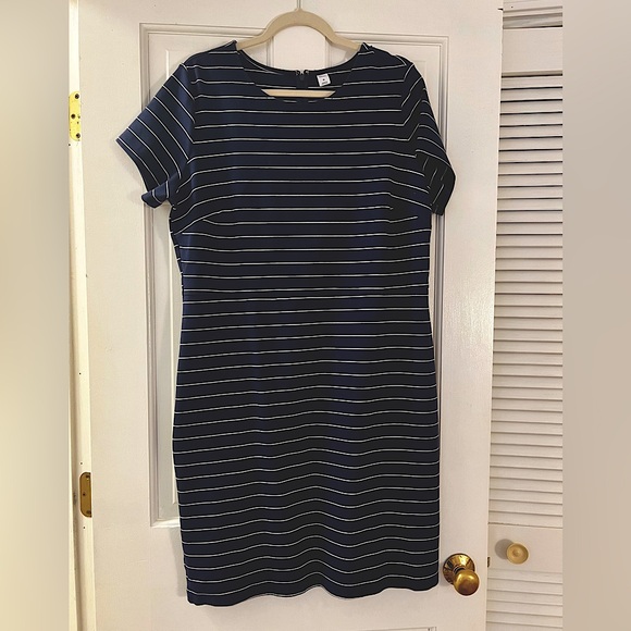 Old Navy ponte dress - Picture 1 of 3